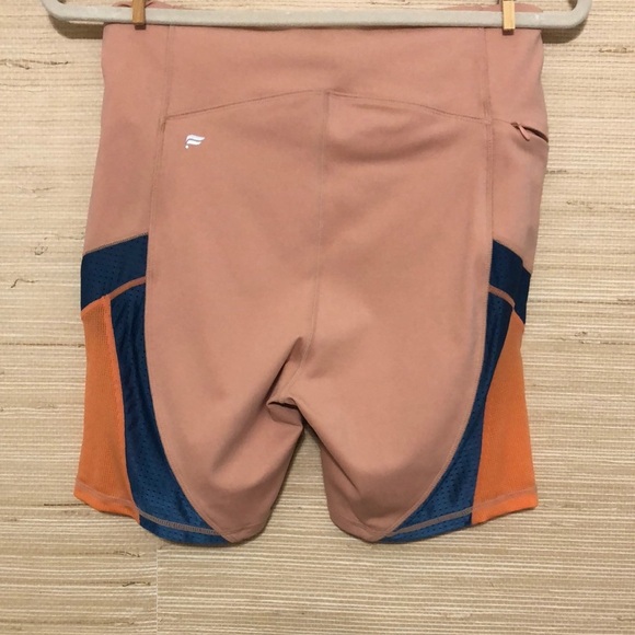Women's Fabletics High- Waisted Motion 365 Run Athletic Short 6” - Picture 13 of 16
